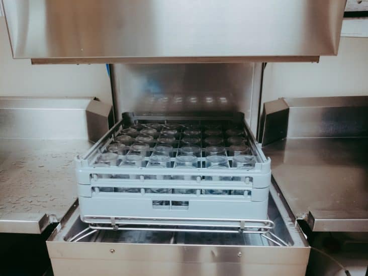 How To Use a Commercial Dishwasher ApplianceTeacher