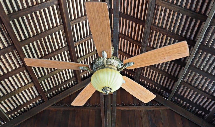 Electric Wooden Ceiling Fan With Lights.