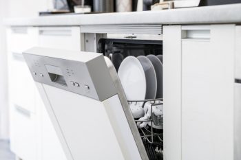 Can You Pause Or Stop A Dishwasher Mid Cycle?
