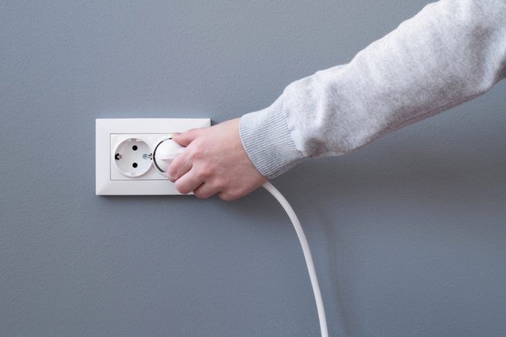 why-is-my-electrical-outlet-clicking-applianceteacher