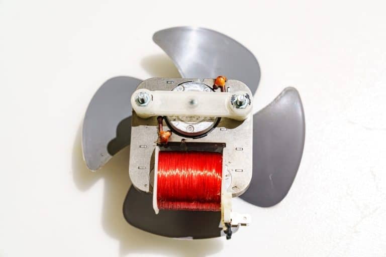 Reasons Why Your Microwave Is Making Noise (& How To Fix