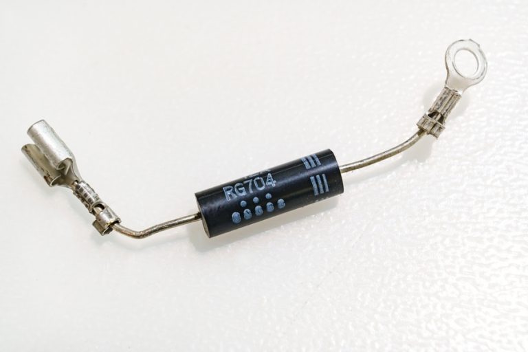 Reasons Why Your Microwave Is Making Noise (& How To Fix