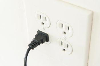 What Does “Tr” Mean On An Electrical Outlet