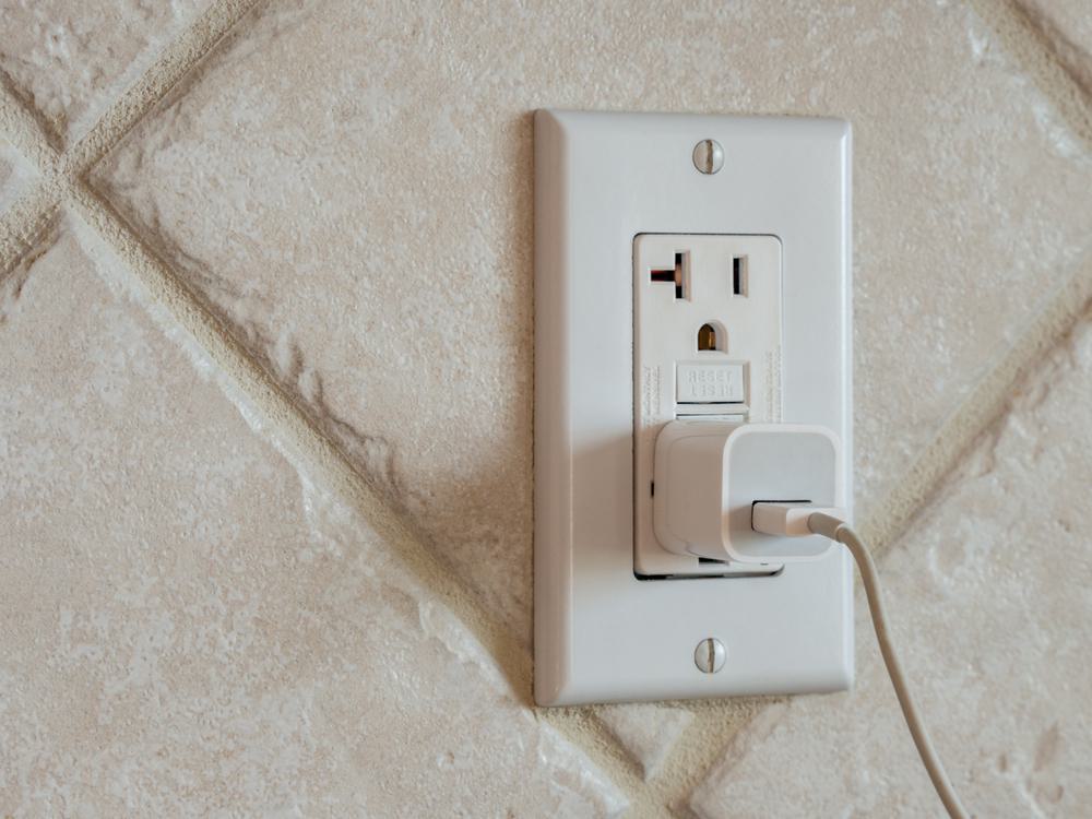 Electrical Outlet 14